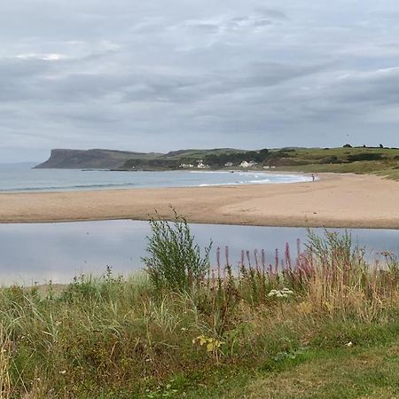 Seaside Apartment - 2 Storey 2 Bedrooms Ballycastle Buitenkant foto