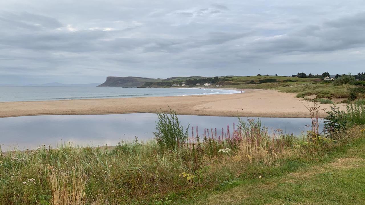 Seaside Apartment - 2 Storey 2 Bedrooms Ballycastle Buitenkant foto